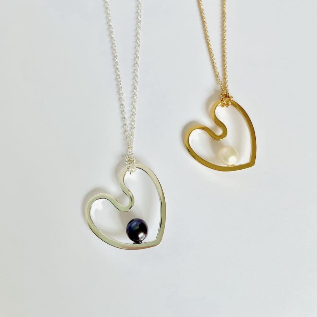 Necklace Heart In Love Pearl . 2 versions