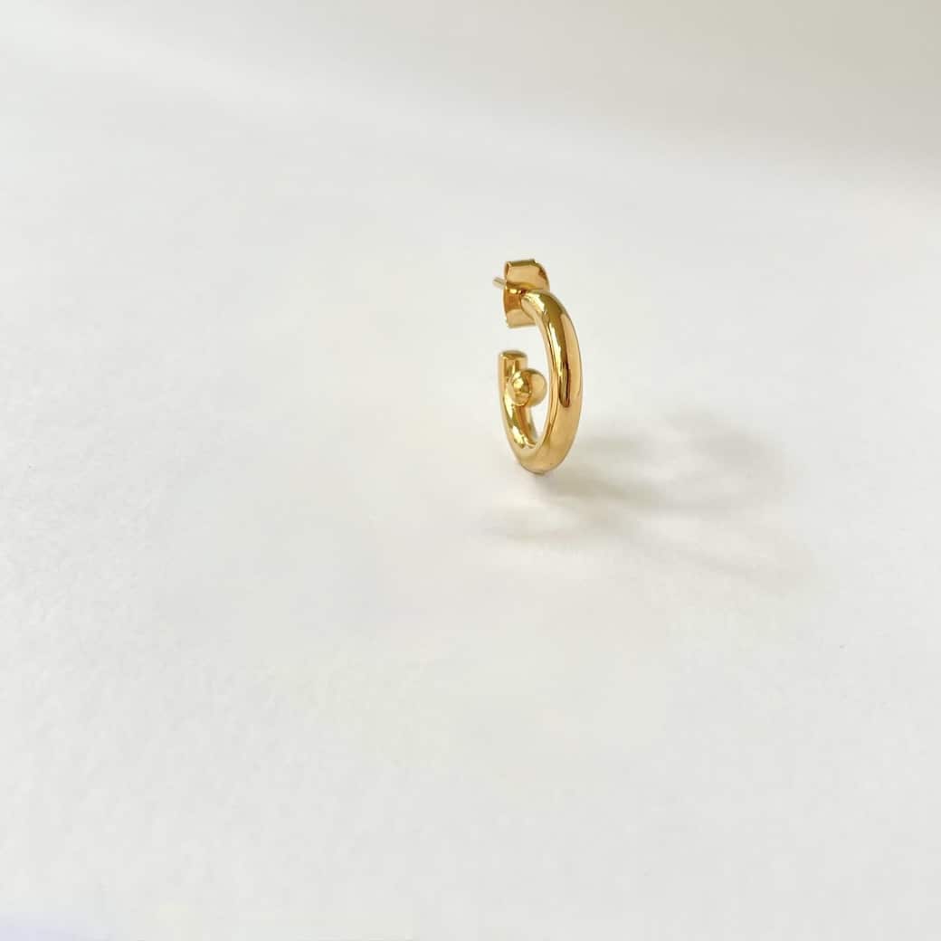Mono Hoop Earring Anaïs . Pierced ear or Clip