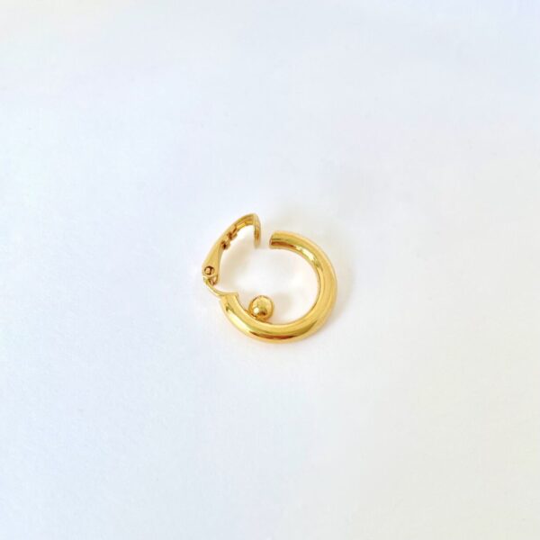 Mono Hoop Earring Anaïs . Pierced ear or Clip