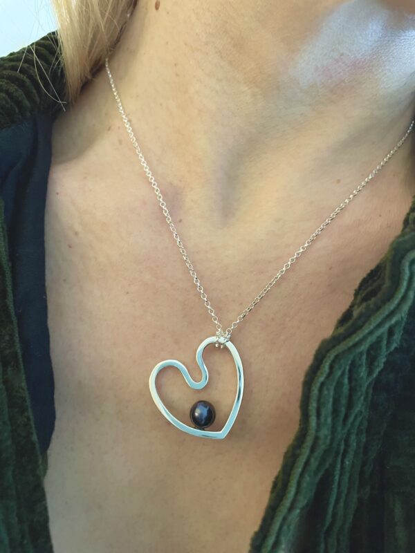 Necklace Heart In Love Pearl . 2 versions