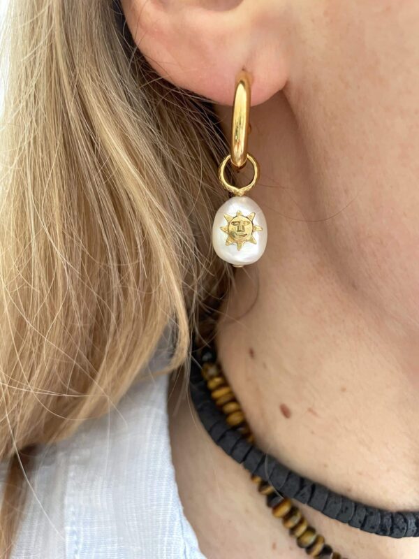 Mono hoop earring with Freshwater Pearl pendant . 3 options